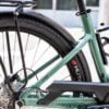 foto ambientata bici urban con antifurto Trackting BIKE T7